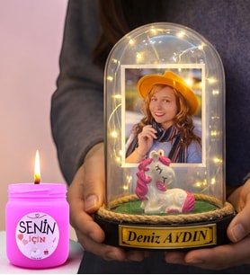 Kişiye Özel Fotoğraflı & Yazılı Led Işıklı Fanus ve Kokulu Mum (Unicorn Biblolu)