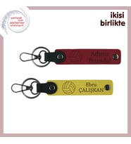 Antrenörle Paylaşılan Başarıların Hatırası, Kişisel Voleybol Anahtarlık Seti, Kırmızı-Sarı (Çok Renkli)