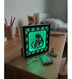 Dekoratif Kedi Temalı Ahşap Gece Lambası – LED Aydınlatmalı