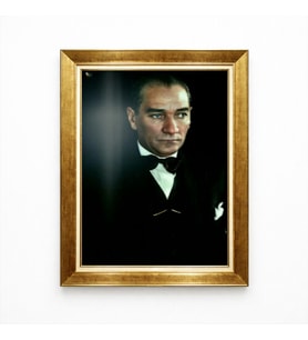 Tablore Atatürk Portresi Karanlık Fon Estetik Tasarım Lüks Çerçeveli Duvar Tablosu