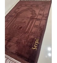 kişiye özel peluş seccade isim nakışlı isme özel  yumuşacık (Kahverengi)