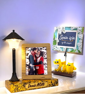 Kişiye Özel Işıklı ve Gold Mermer Kaideli Masa Lambası (İsimli ve Fotoğraflı)