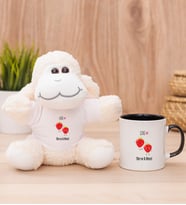 Kişiye Özel Sevimli Çilekler Peluş Koyun ve Siyah Kupa