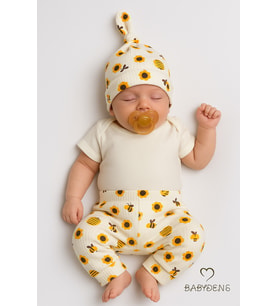 BABYDEN'S Arı ve Ayçiçeği Desenli 3'lü Yenidoğan Bebek Takımı Kısa Kollu Çıtçıtlı Body ,Pantolon ve Bere Seti (Sarı-Ekru)