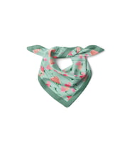 Mint Yeşili Çiçek Desenli Saten Fular 48x48 cm – Romantik Kare Bandana