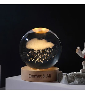 Kişiye Özel Işıklı Ahşap Kaideli YağmurBulutu Cam Küre 8cm*6cm
