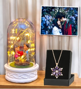 Kişiye Özel Fotoğraflı Hediye Seti  Led Işıklı Kalp Tutan Çiftli Fanus & Lotus Kolye