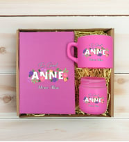 BK Gift Kişiye Özel İsimli DTF Anne Temalı Pembe Defter & Kahve Fincanı & Mum Hediye Seti-3, Anneye Hediye, Anneler Günü Hediyesi