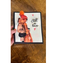 3 BOYUTLU ZİRKON TAŞLI PAYETLİ PON PON ŞAPKALI KIZ ARMA DİKİŞ APLİKE 23X19 CM