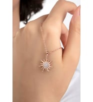 Kadın Orjinal 925 Ayar Gümüş Zirkon Taşlı Güneş Model Kolye (Rose)