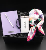 Kişiye Özel Mor Defter & Beyaz Touch Kalem & Kulplu 280ml Beyaz Çelik Termos & Beyaz Çiçekli Fular Hediye Seti
