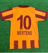 Galatasarây 100.YIL    2024.2025  Yeni Sezon  Yetişkin  Taraftar Futbol  Forması  Dries MERTENS 10 (Sarı-Kırmızı)