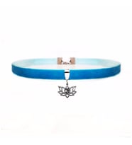 Mavi Renk Kadife Lotus Çiçeği Choker Kolye