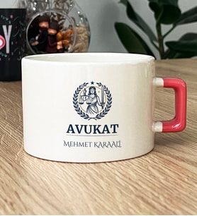 Kişiye Özel Karikatürlü Erkek Avukat Lüks Fincan Avukatlar Günü Hediyesi