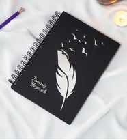 Kişiye Özel Kuş Tüy Desenli Ahşap Kapaklı Defter - Ajanda - İsme Özel - A5 60 Yaprak (120 SAYFA) Hediyelik (Gümüş)