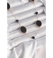 Pirinç Gold Renk Siyah Renk Oval Siyah Küp Detay Kadın Kolye 5886 - HPSBYI6908-7283