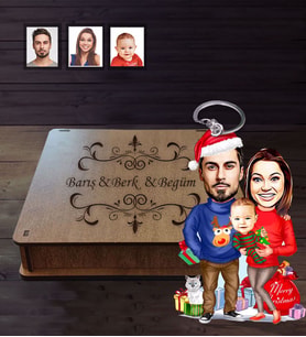 Kişiye Özel Yılbaşı Aile Karikatürlü Ahşap Anahtarlık Kutulu Model-3