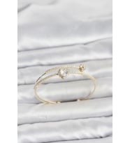 Pirinç Gold Renk Kalp Model Zirkon Taşlı Kadın Bileklik TJ-BB8521