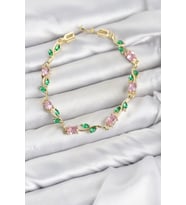 Pirinç Gold Renk Pembe Zirkon Taşlı Çiçek Model Kadın Bileklik TJ-BB8589