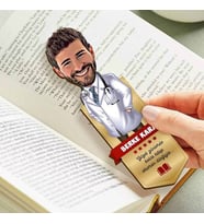 Erkek Doktora Hediye Karikatürlü Kitap Okuma Ayracı