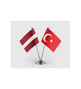 Letonya ve Türkiye Bayrağı İkili Saten Masa Bayrağı Takımı