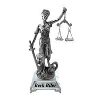 Kişiye Özel Tasarım Kristal Cam Kaideli Adalet Heykeli, Kaideli Adalet Heykel, Cam Kaideli Adalet Biblo, Cam Adalet Biblosu, Kristal Themis Heykeli, Masa Heykeli, Kaideli Themis Biblo, Ofis Biblo, Hediye Heykel, Ofis Hediyesi