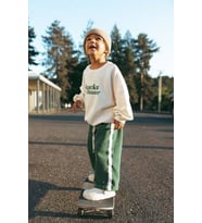 Snacks for Dinner Yazılı Beyaz Sweatshirt ve Yan Şeritli Yeşil Eşofman Altı Unisex 3İplik İkili Takım