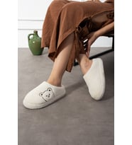 Ayıcık Desenli Nakışlı  Kışlık Unisex Ev Terliği  Kaydırmaz Taban (Ekru)