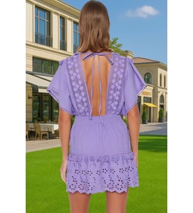 Brode Detaylı V Yaka Pamuklu Mini Elbise Yaz Koleksiyonu Rahat Ve Şık Modern Stil Modern Stil