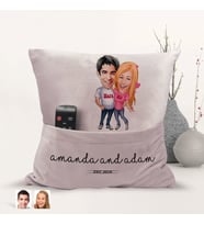 BK Gift Kişiye Özel Sevgililer Karikatür Tasarımlı Organizer Kumanda ve Atıştırmalık Cepli Pembe Kırlent Yastık-5 Arkadaşa Hediye, Cepli Yastık