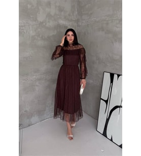 Neşeli butik kadın kahverengi transparan dantel detaylı tül midi elbise --- NBK4571