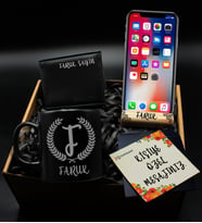 Kişiye Özel Ahşap Telefon Tutacağı &Kişiye Özel Siyah Cüzdan & Kişiye Özel Kupa Bardak Hediye Seti