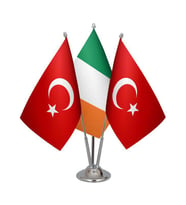 Masa Üstü İrlanda Bayrağı Türk Bayrağı Üçlü Krom Direk Masa Bayrak Seti