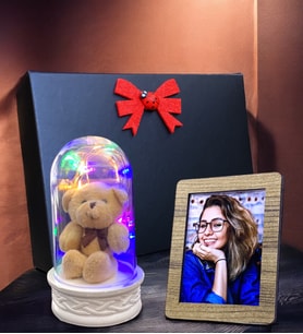 Kişiye Özel Fotoğraflı ve Renkli Led Işıklı Fanus, Siyah Hediye Kutusunda (Model 4)