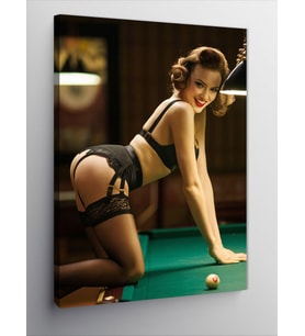 Kanvas Tablo Jartiyerli Bilardo Oynayan Kadın