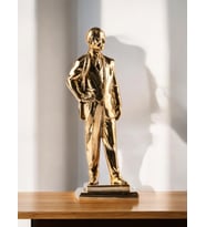 Polyester Kaplama Ayakta Duran Mustafa Kemal Atatürk Dekoratif Biblo (Gold)