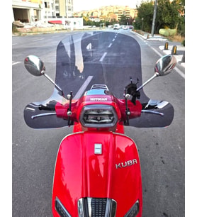 MOTOCAM Kuba Bevely Ön Cam 2022-2026 Model 37cm Füme Renkli 4mm Elcikli APARATSIZ