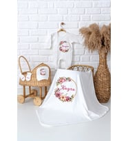 Pia Baby Premium  %100 Pamuk İsme Özel Kız Bebek Battaniye Tulum Hastane Çıkışı Hediye Seti 5072-05 (Ekru)