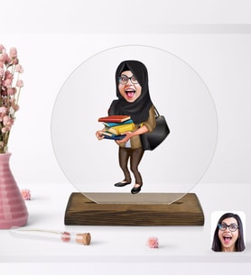 BK Gift Kişiye Özel Tesettürlü Kadın Öğretmen Karikatürlü Yuvarlak Ahşap Standlı Biblo-2