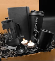 Kişiye Özel 400 ML Çelik Termos & Ölçekli French Press & Kişiye Özel Plakalı Defter & Siyah Kupa & İkili Mum