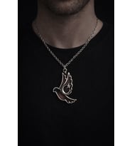 Ay Yıldız Detaylı Güvercin Figürlü Kolye – Metal Zincir Kolye