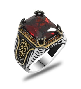 Baget Kesim Kırmızı Zirkon Taşlı Yanları Gotik Süslemeli 925 Ayar Gümüş Erkek Yüzük