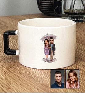 Kişiye Özel Karikatürlü Yürüş Yapan Romantik Sevgililer Lüks Fincan Sevgililer Günü Hediyesi