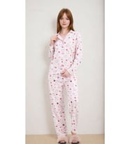 Kadın Kalpli Desenli Uzun Kollu Önden Düğmeli Gömlek Yaka Pembe Pijama Takımı