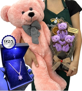 Kişiye Özel VIP Set - 925 Ayar Işıklı Kutusunda Gümüş Kolye & Pembe Ayıcık & 3'lü Ayıcık Buketi (Model 2)