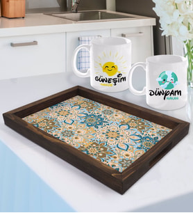 BK Gift Kişiye Özel Güneşim ve Dünyam Tasarımlı 2'li Kupa Bardak Seti ve Doğal Ahşap Tepsi-3