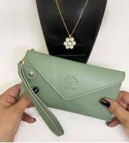 Telefon Bölmeli Çıkarılabilir Askılı Günlük Kadın Cüzdanı-Çiçek Model İnci Kolye Hediyeli