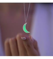 925 Ayar Gümüş Gece Parlayan/Fosforlu Ay Tasarımlı Kadın Kolye