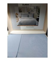 Özdilek Rf -Gri- Jakar Lux KP (Z) Çift Kişilik Pike Takımı (4 Yastık Kılıflı)