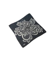 Mısırlı Eşarpları Emprime Krep Eşarp (Siyah)